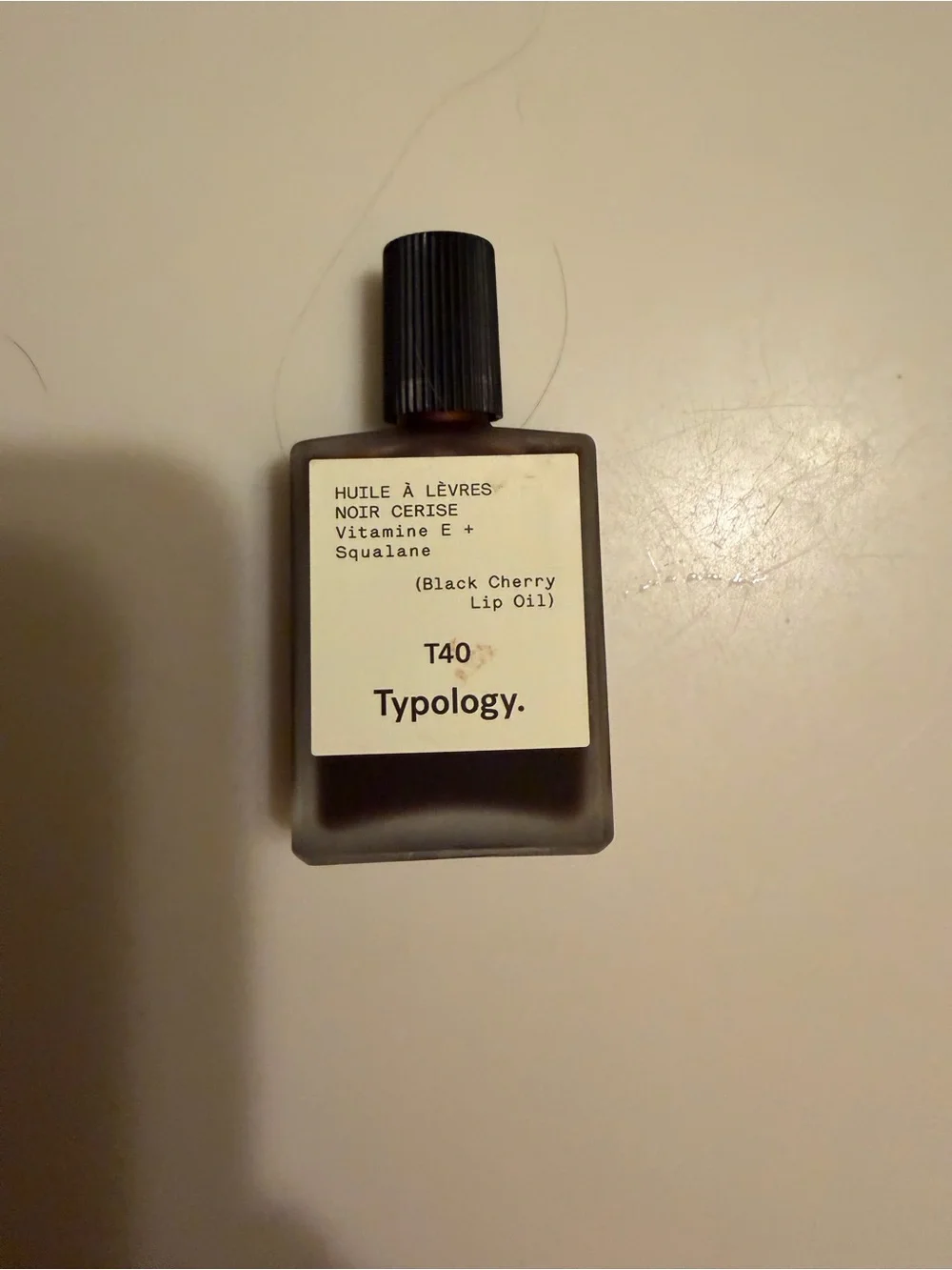 Typology Moisturizing Lip Oil T40 Black Cherry (Noir Cerise)